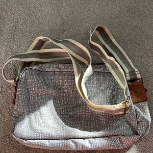 NWTB Thirty One Crossbody Textured Gray